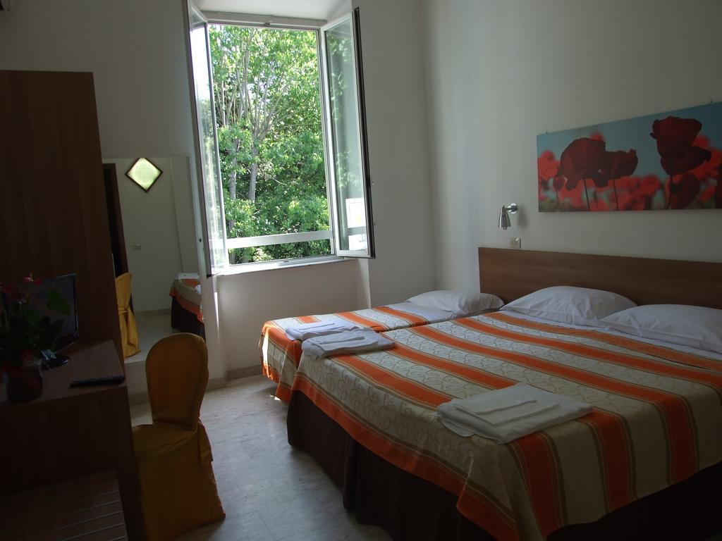 Hotel Derna Viareggio Pokój zdjęcie