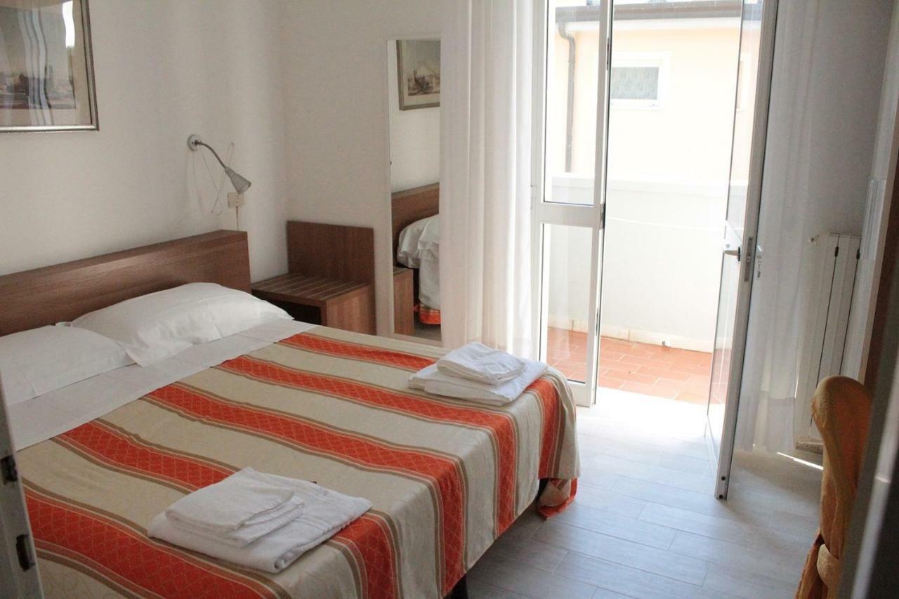 Hotel Derna Viareggio Zewnętrze zdjęcie