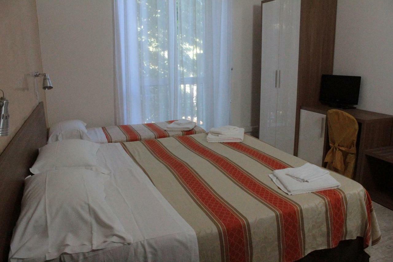 Hotel Derna Viareggio Zewnętrze zdjęcie